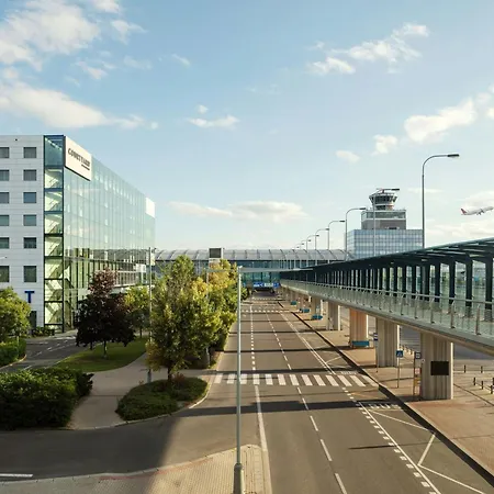 Courtyard By Marriott Prague Airport-3