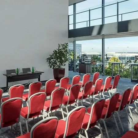 Courtyard By Marriott Prague Airport-2